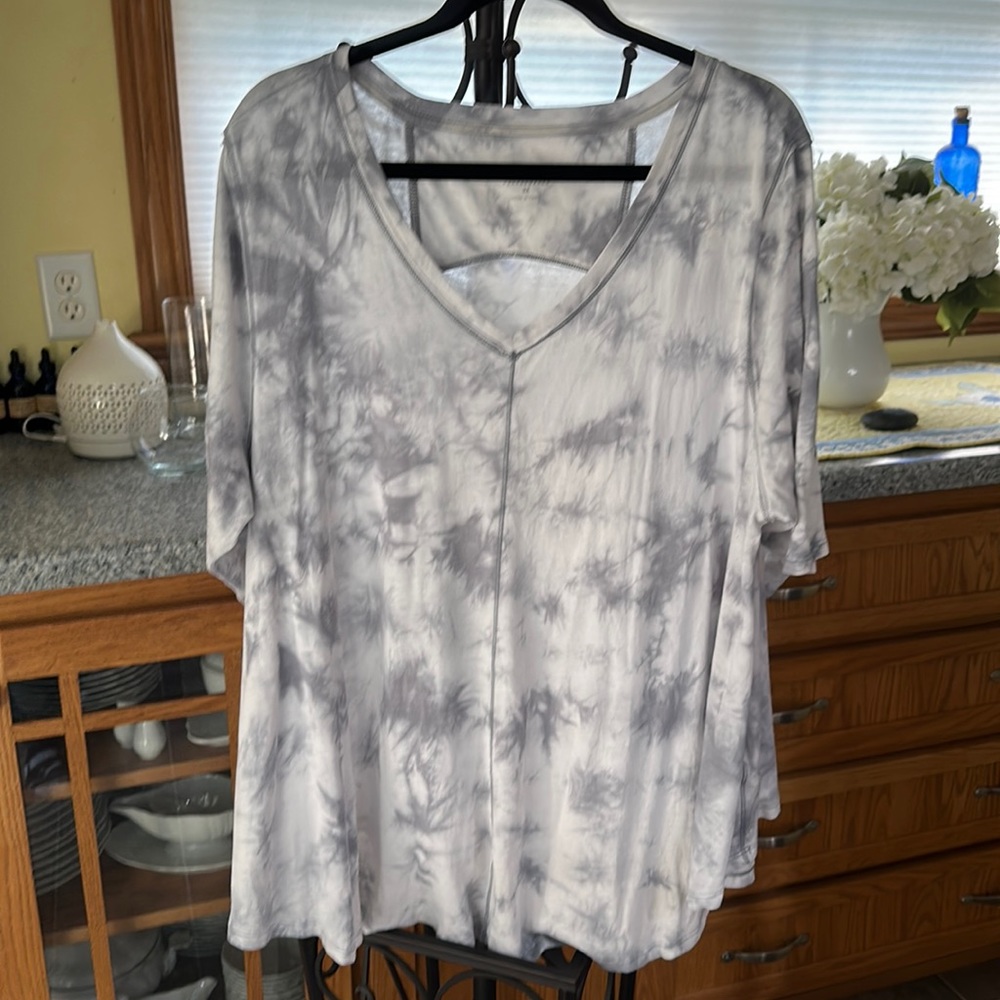 Calvin Klein Gray and White Top